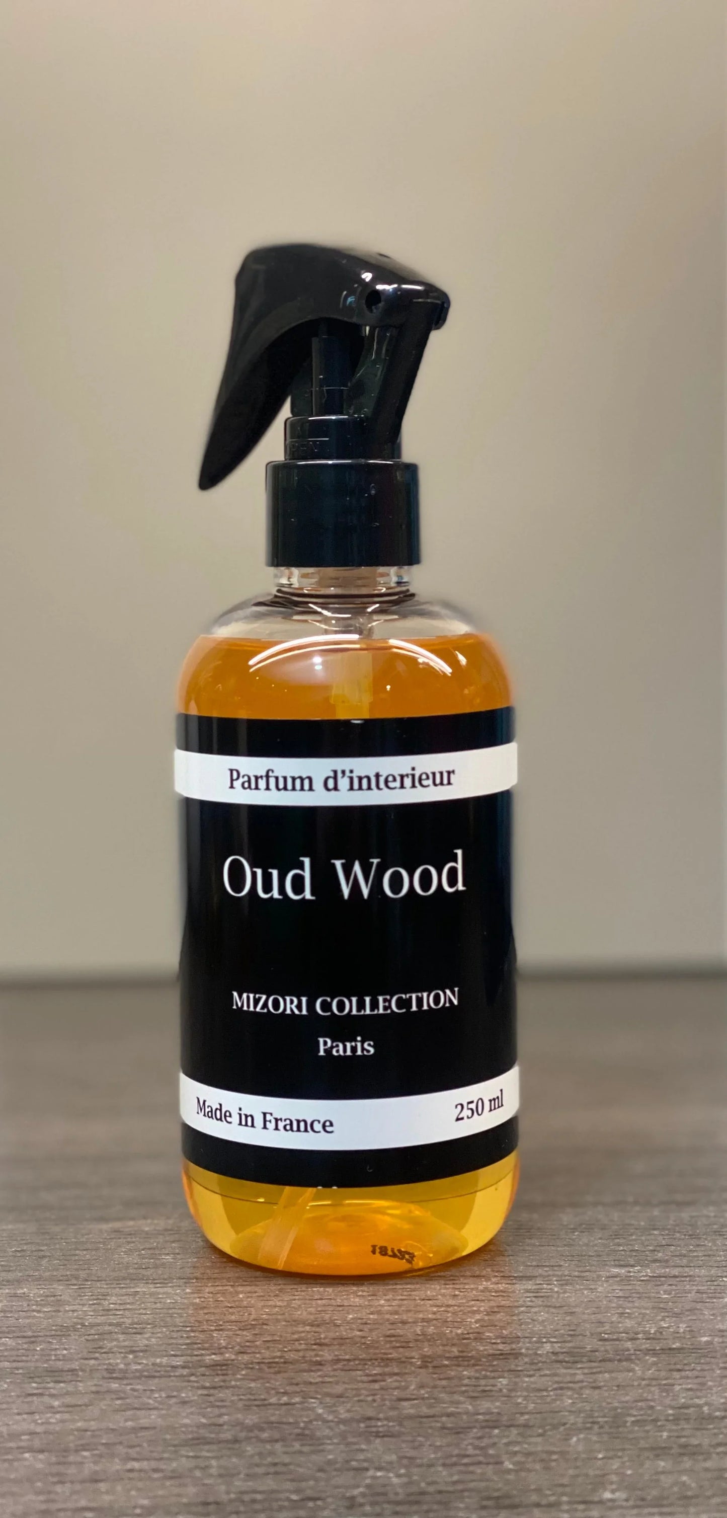 Oud Wood Spray Parfum D'interieur - Shisha Smaak