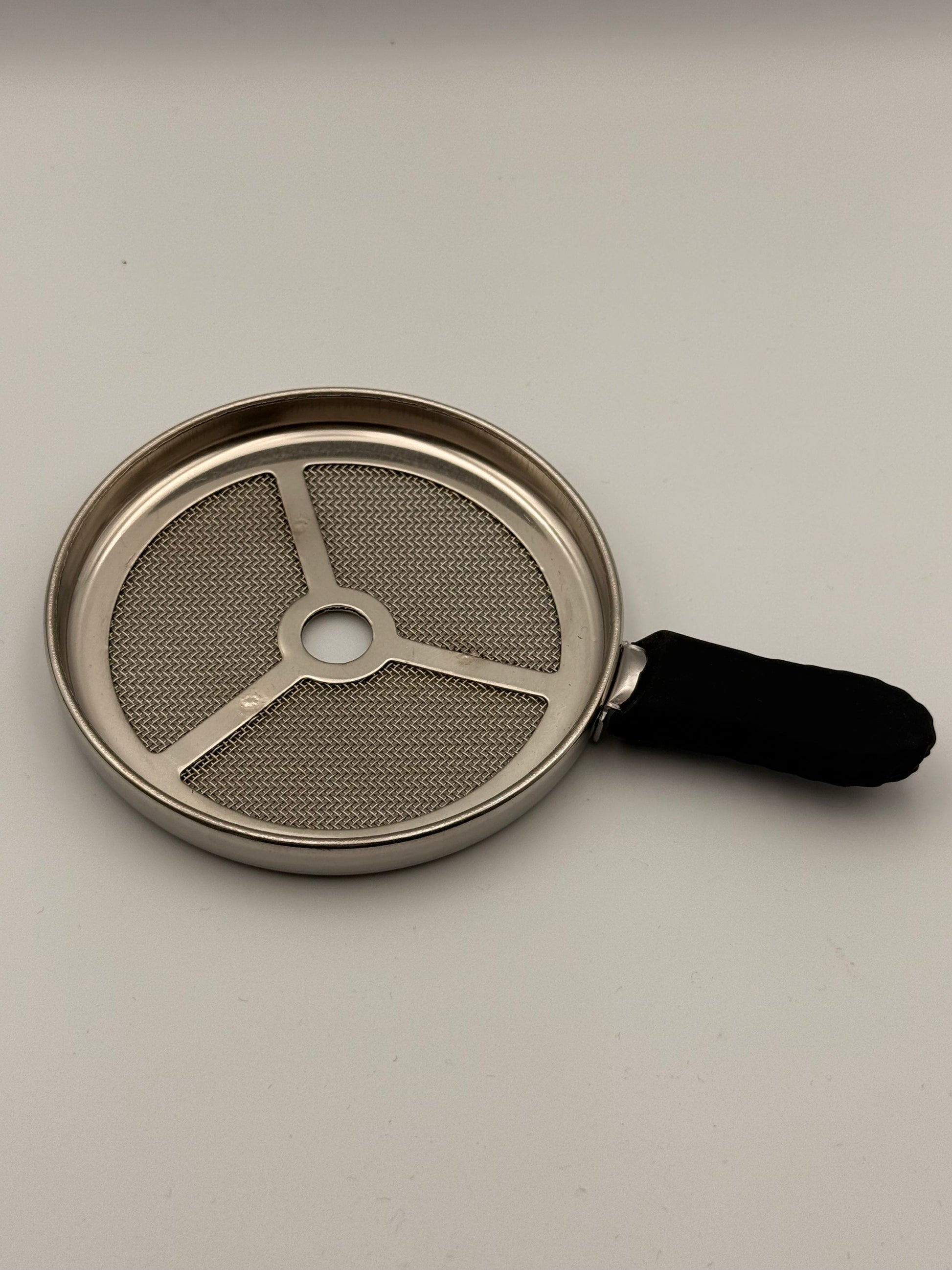 Amy Deluxe hotscreen zeef – originele metalen tabakszeef voor shisha