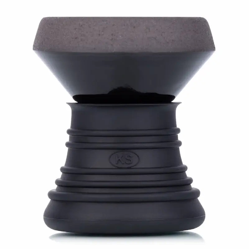KS APPO Silko Shiny Black – handgemaakte shisha tabakskop met geïntegreerde melassevanger en hittebestendig design.